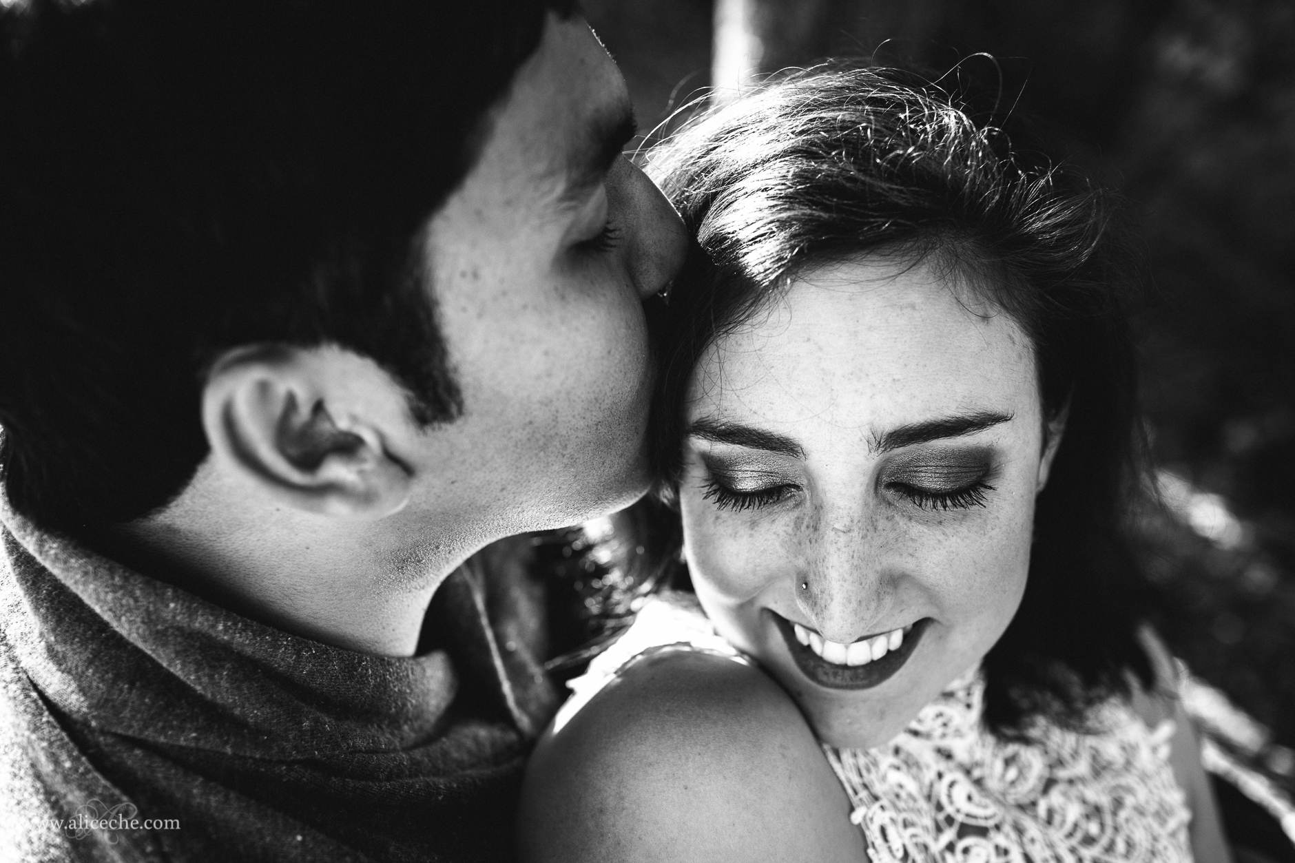 windy-hill-engagement-guy-kissing-fiance-on-temple-palo-alto-california
