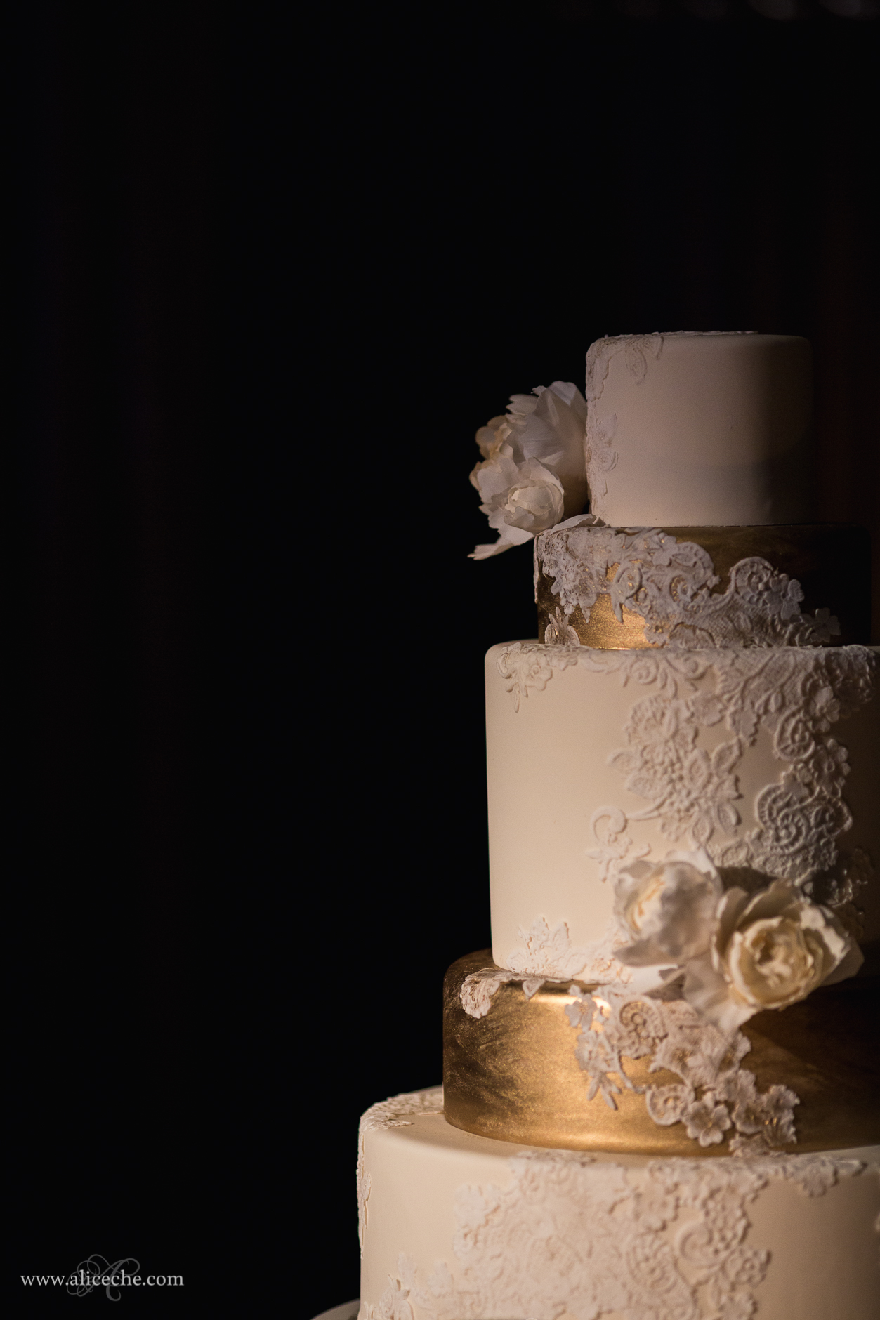 white-gold-lace-cake-san-francisco-wedding