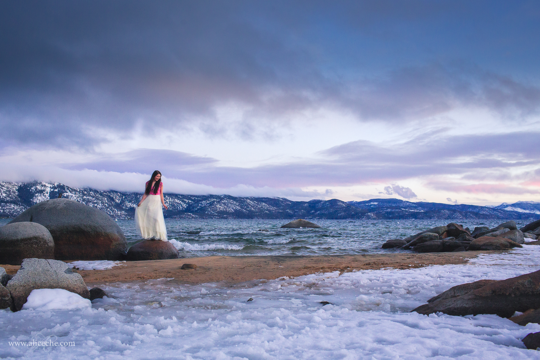 alice-che-photography-lake-tahoe-self-portrait-sunset-by-lake