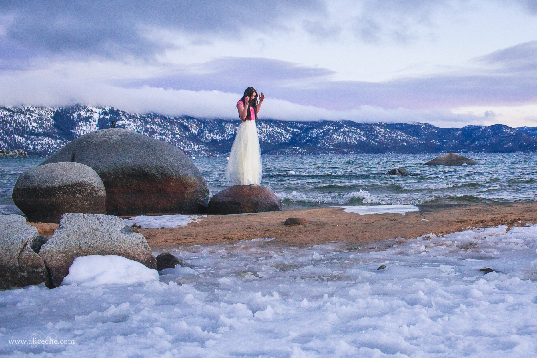 alice-che-photography-lake-tahoe-self-portrait-sunset-girl-in-tulle-skirt-surprised-by-wave