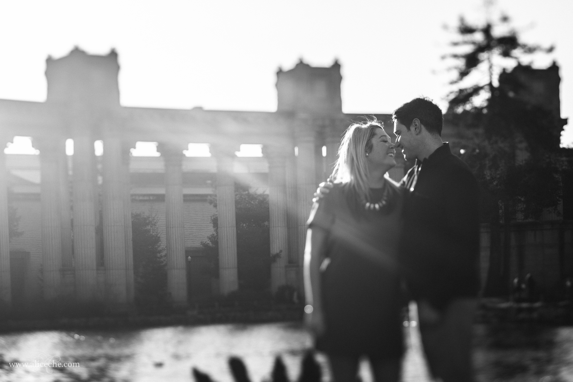 alice-che-photography-san-francisco-engagement-shoot-palace-of-fine-arts-black-and-white-lensbaby