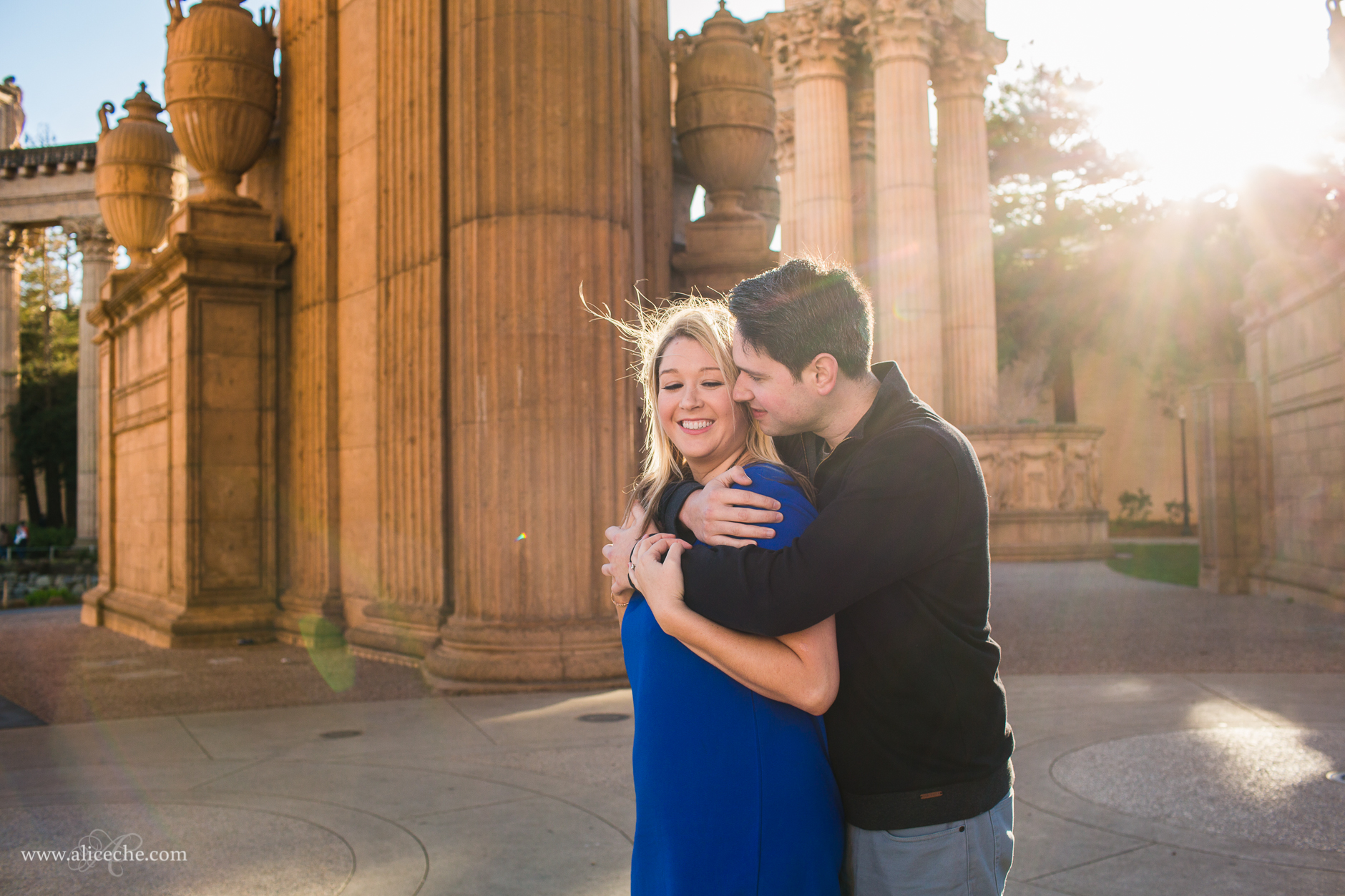 alice-che-photography-san-francisco-engagement-shoot-palace-of-fine-backlit-couple