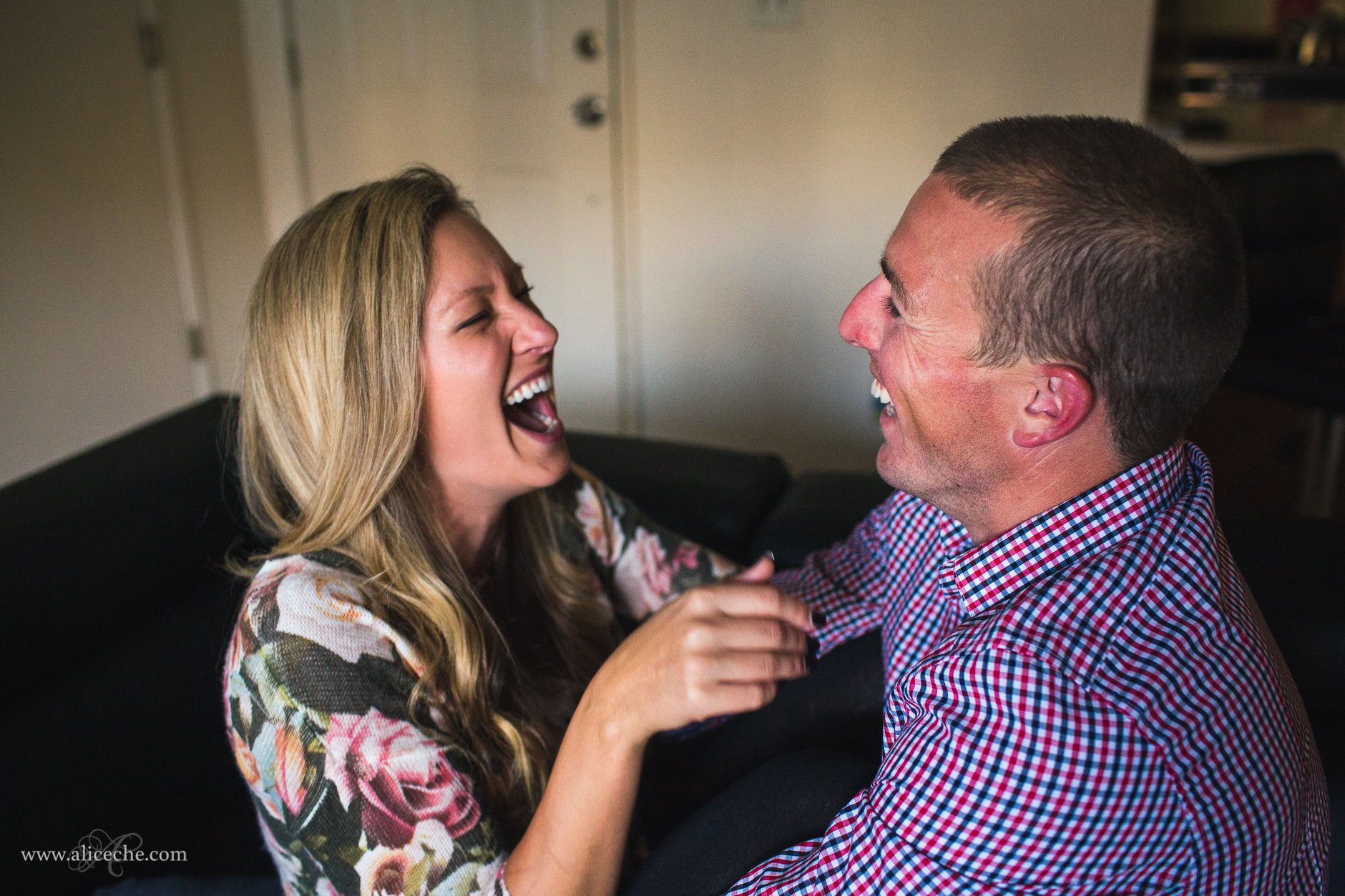 intimate-in-home-engagement-session-bay-area-photography-alice-che-laughing-girl