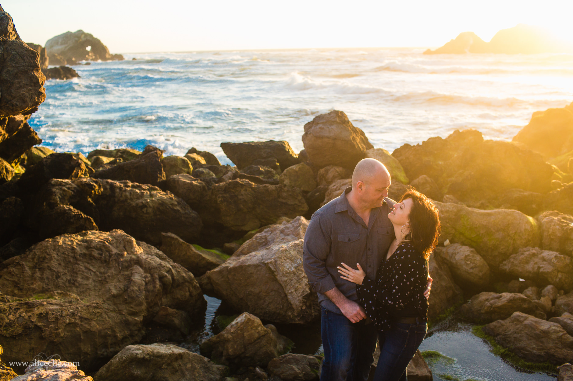 sutro-baths-proposal-alice-che-photography-emotional-backlit