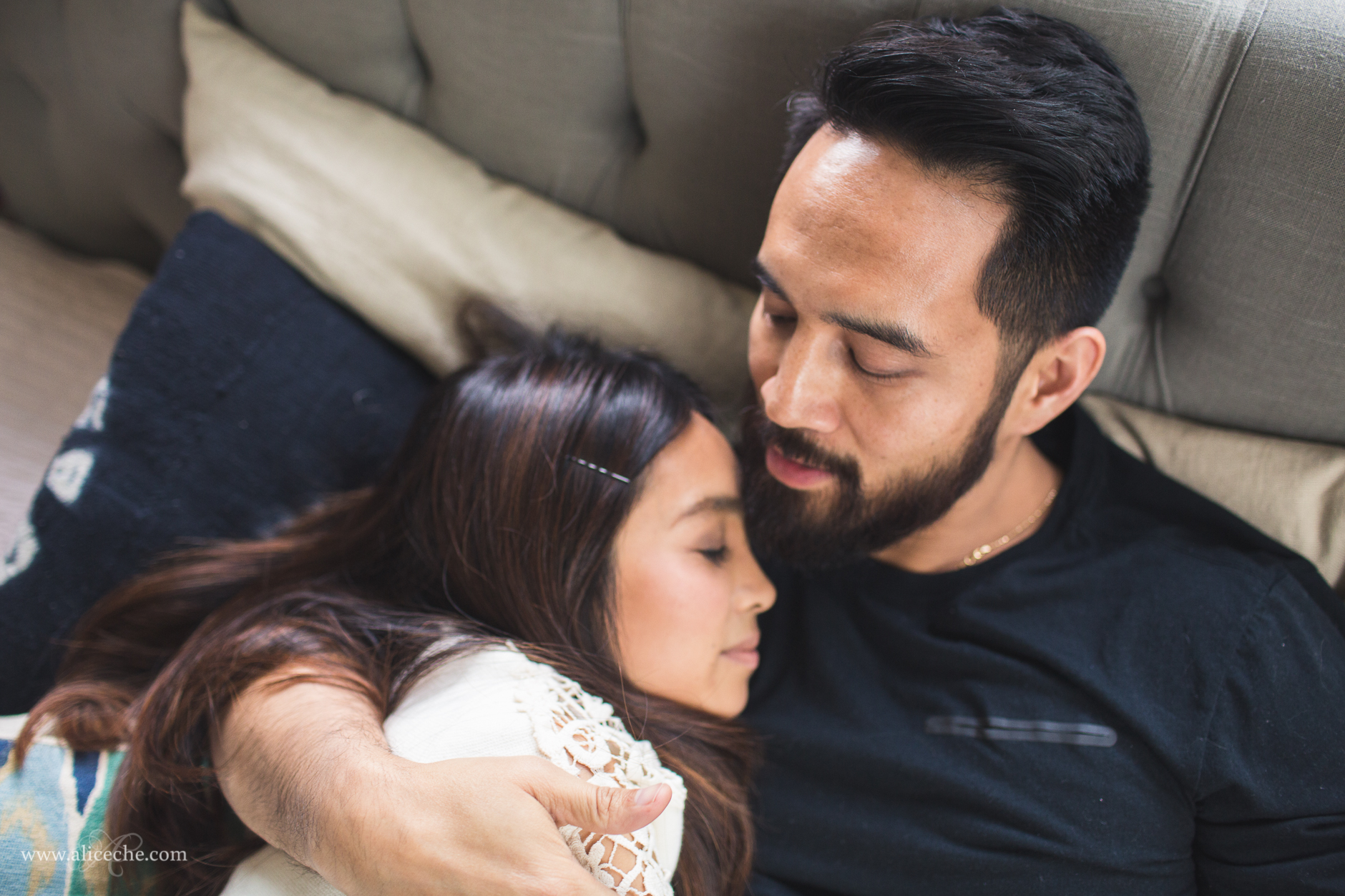 intimate-at-home-engagement-session-san-francisco-wedding-photographer-stacey-and-jefrey-12