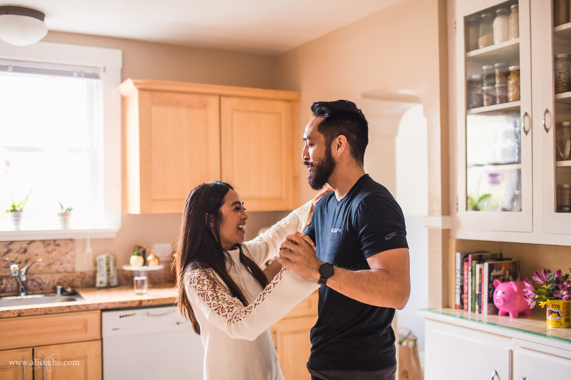 intimate-at-home-engagement-session-san-francisco-wedding-photographer-stacey-and-jefrey-6
