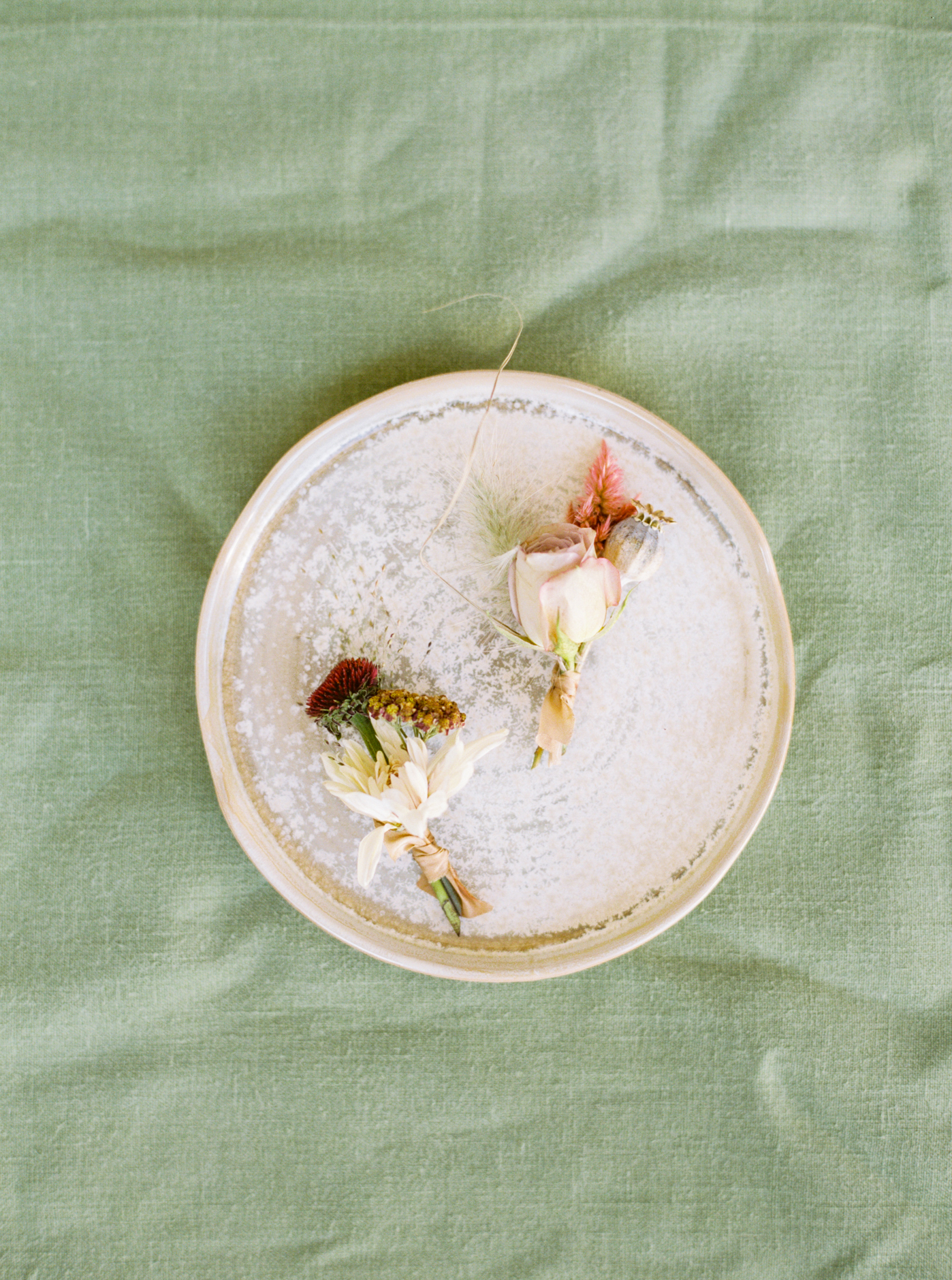 Boutonnieres by Tumbleweed Floral Truck for Reinstein Ranch wedding photographed by Alice Che Photography