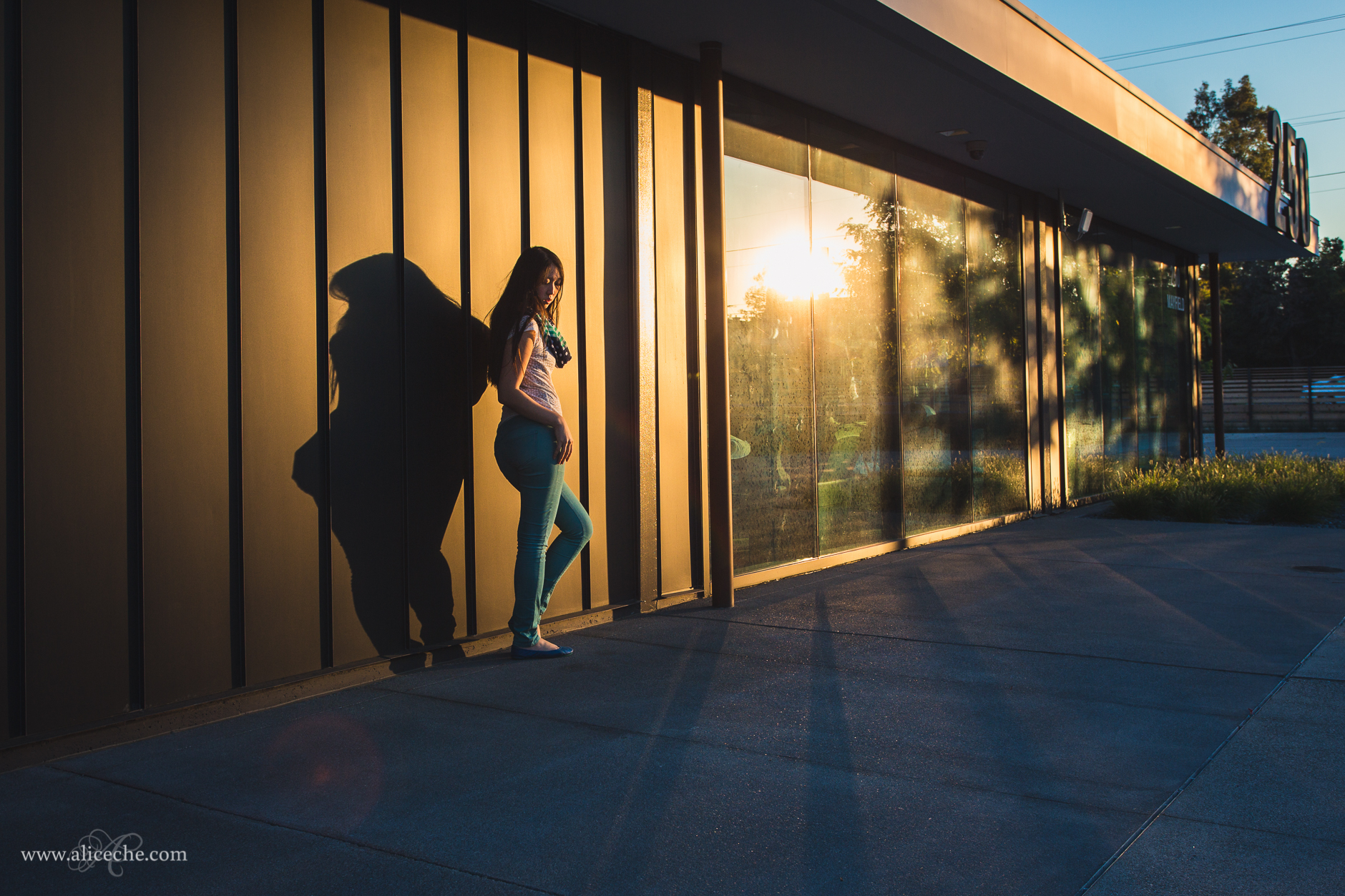 alice-che-photography-bold-with-light-golden-hour-shadows-self-portrait-winter-shooting-tutorial