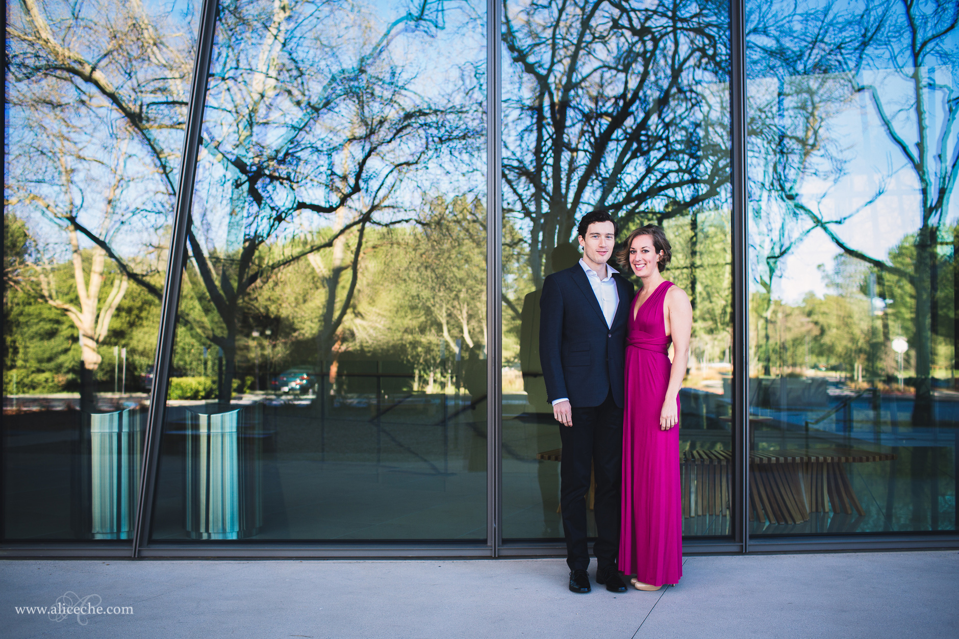 alice-che-photography-palo-alto-anniversary-session-couple-holding-hands