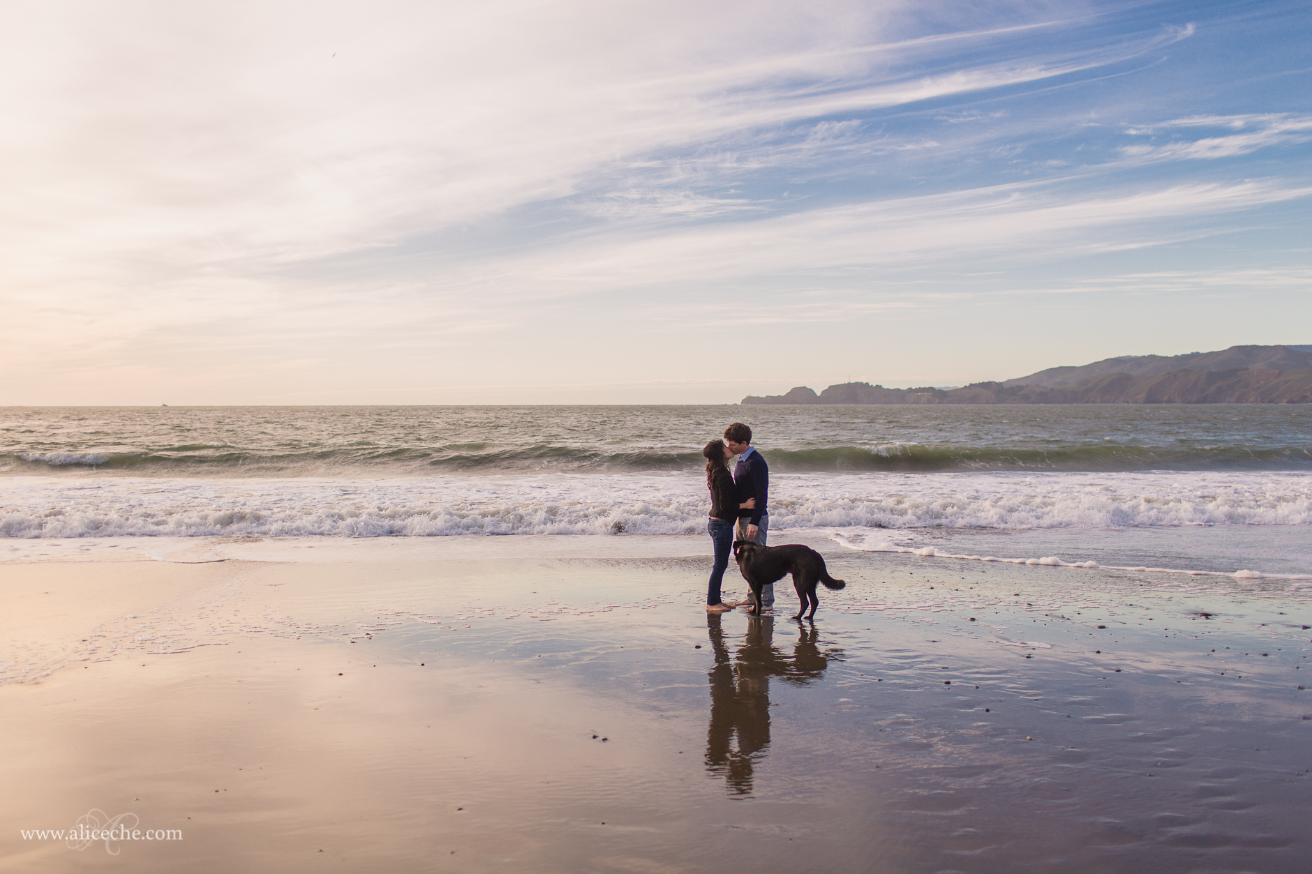 alice-che-photography-couple-on-beach-with-dog-san-francisco-engagement baker beach engagement