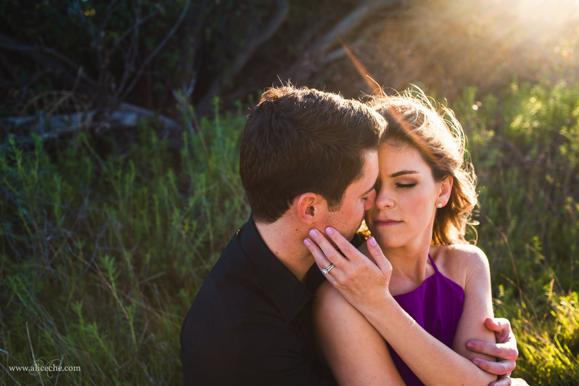 alice-che-photography-destination-wedding-photographer-couple-in-beautiful-backlight