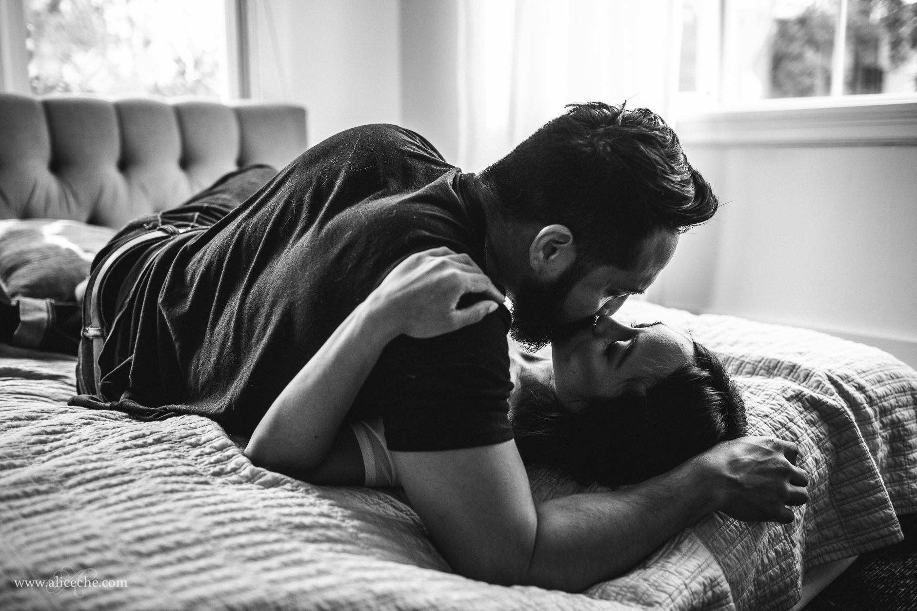 alice-che-photography-8-reasons-to-have-an-in-home-engagement-session-bay-area-in-bed